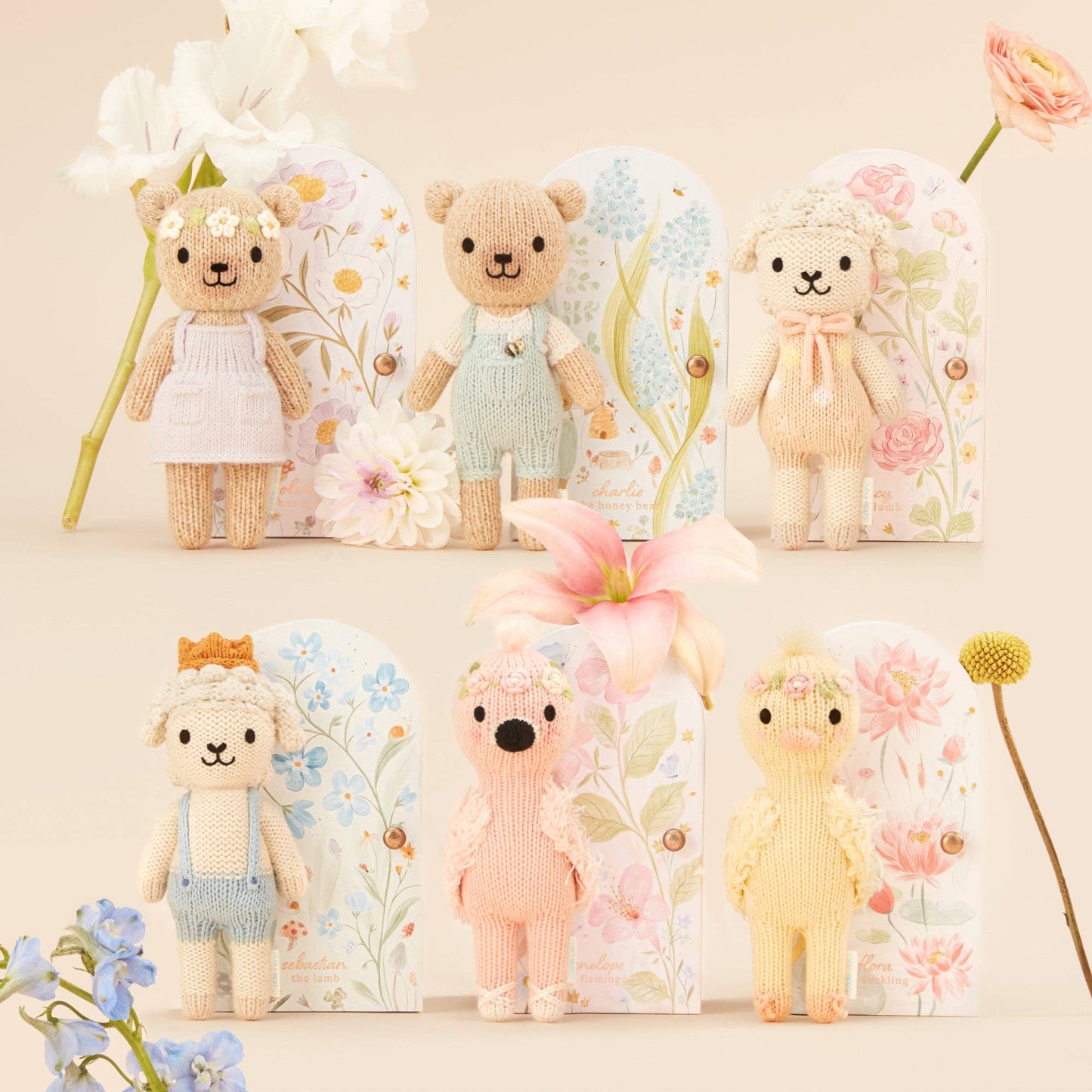 cuddle+kind Tiny Olivia the honey bear, gives 10 meals TINYHONBEROLV4