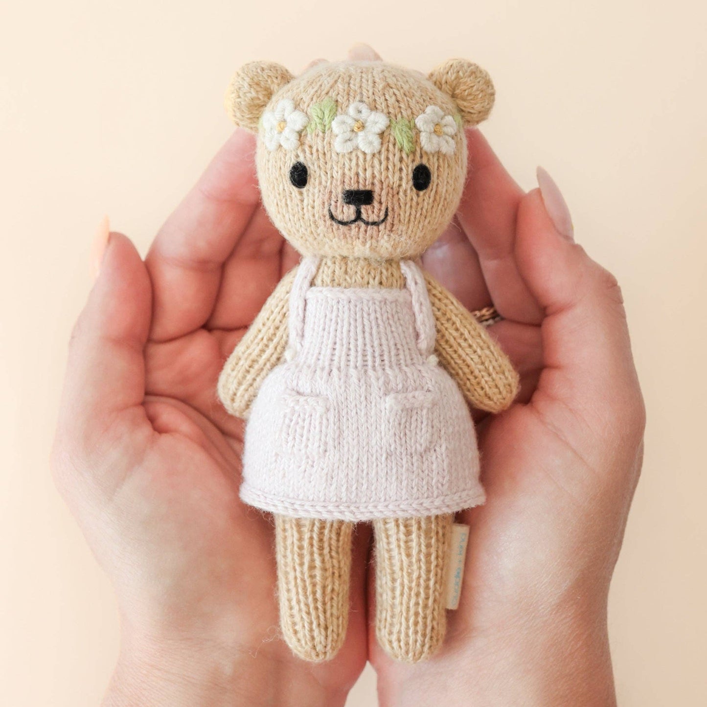 cuddle+kind Tiny Olivia the honey bear, gives 10 meals TINYHONBEROLV4