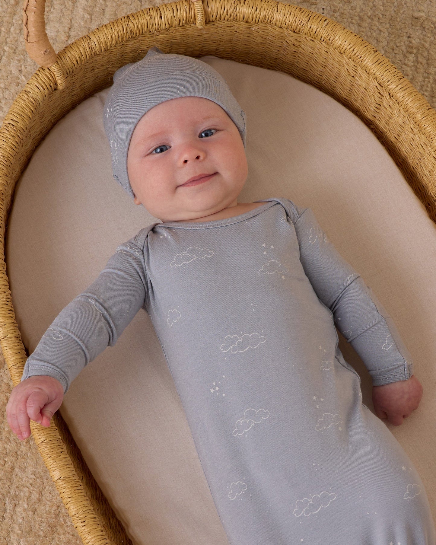 Quincy Mae BAMBOO BABY GOWN + HAT SET CLOUDS