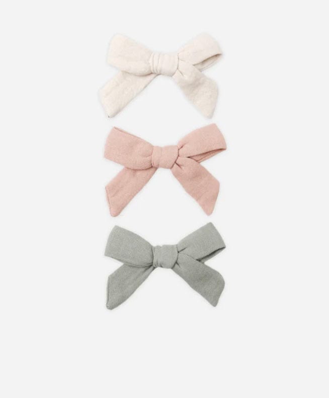 Quincy Mae Bow w/ clip