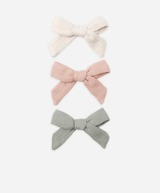 Quincy Mae Bow w/ clip