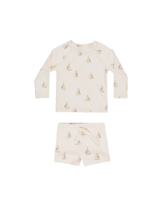Rylee & Cru RASHGUARD BOY SET SAILBOATS