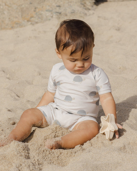 Rylee & Cru SHORTY ONE-PIECE SEA TURTLES
