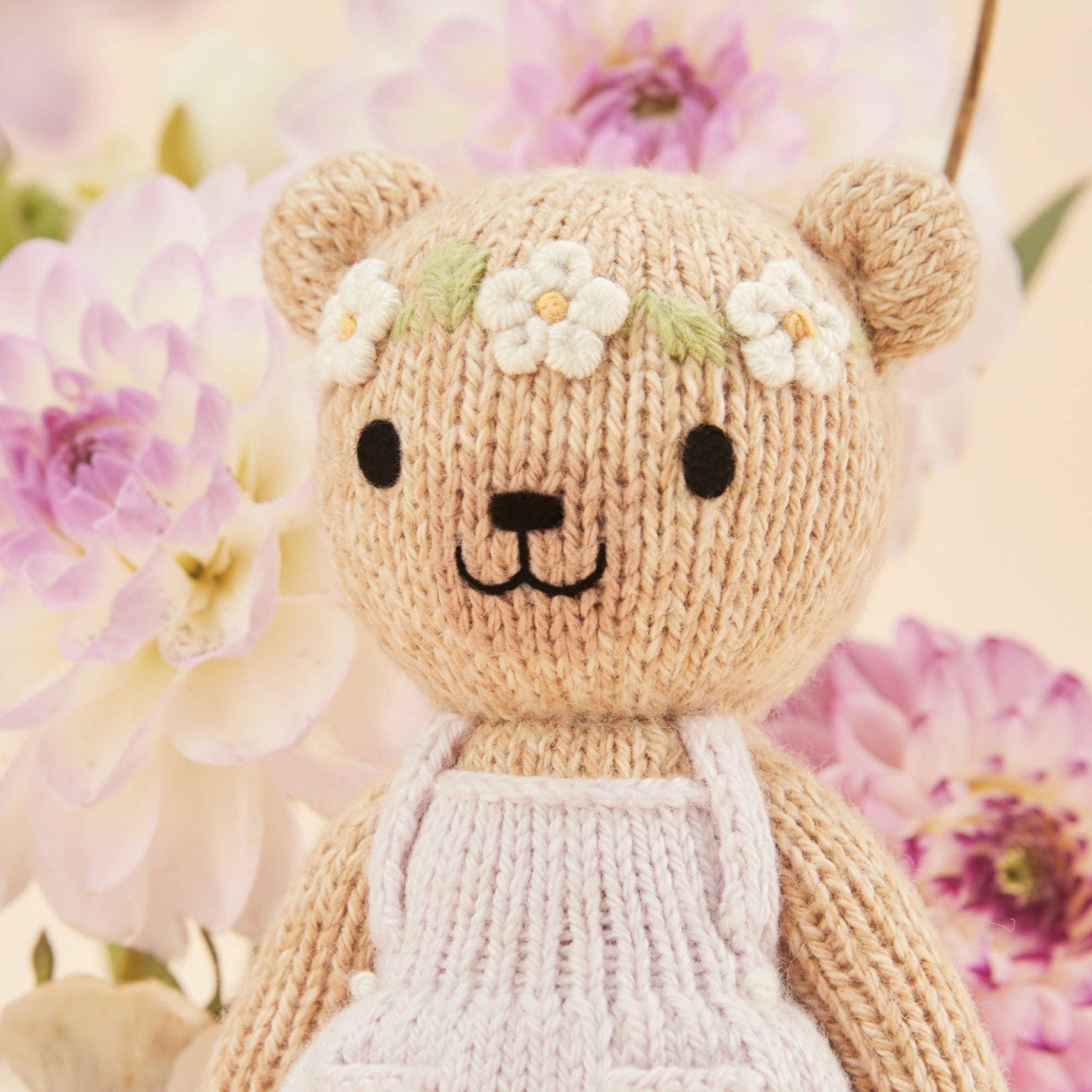 cuddle+kind Tiny Olivia the honey bear, gives 10 meals TINYHONBEROLV4