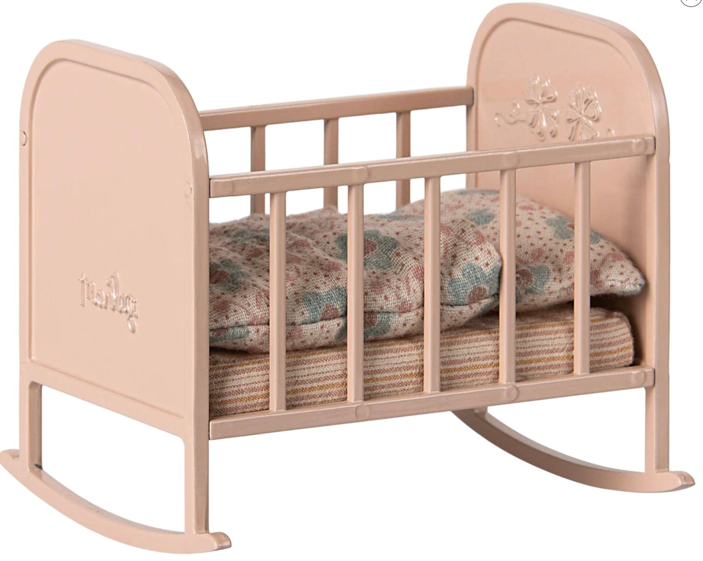 Maileg craddle Light Rose