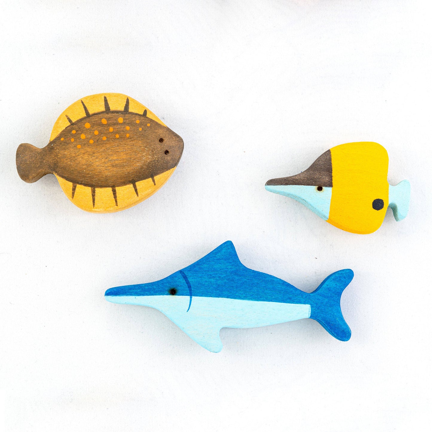 PoppyBabyCo Wooden Fish figurines toys- 11 pieces