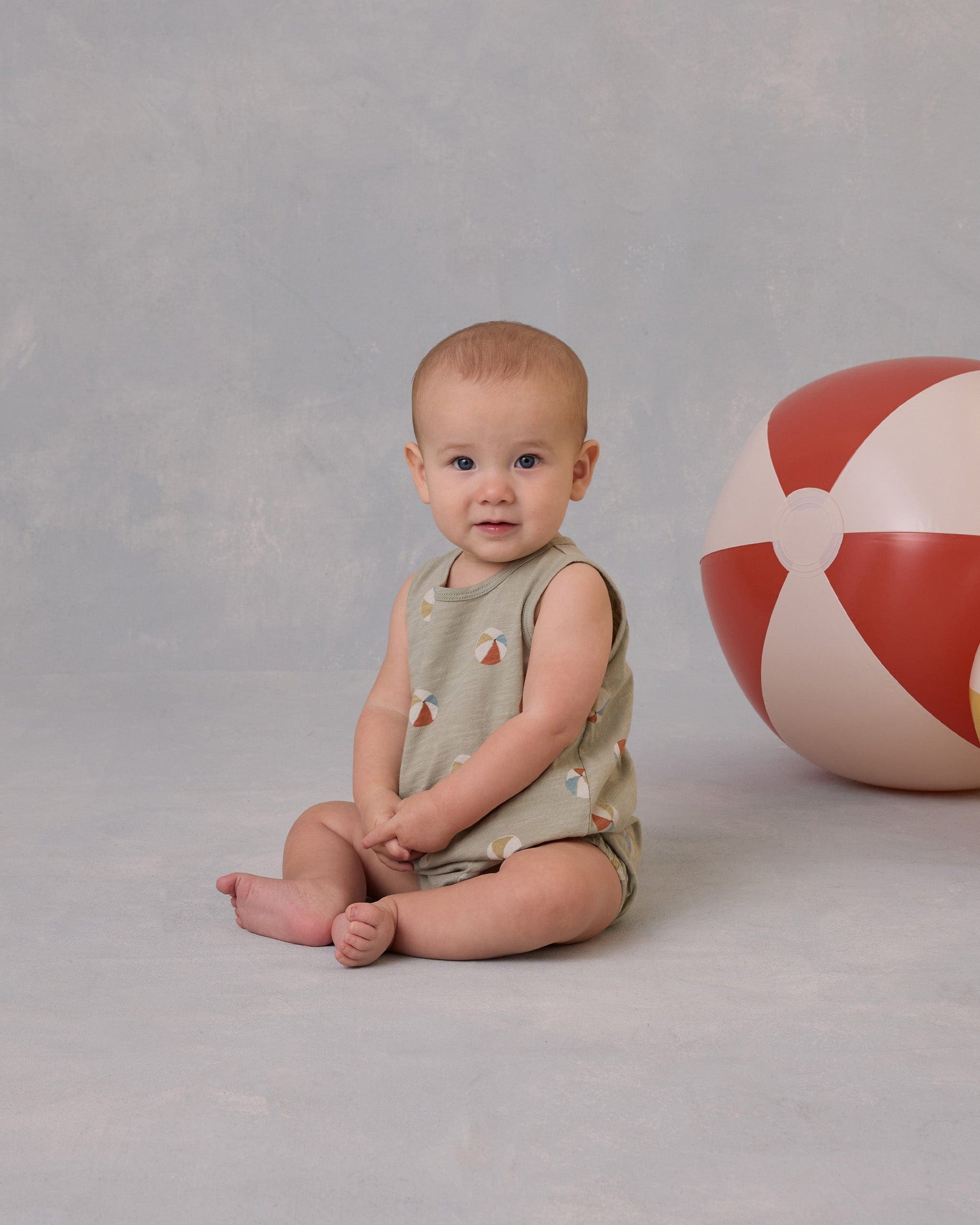 Rylee & Cru BUBBLE ONESIE BEACH BALLS